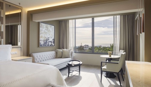 Royal Executive Junior Suite