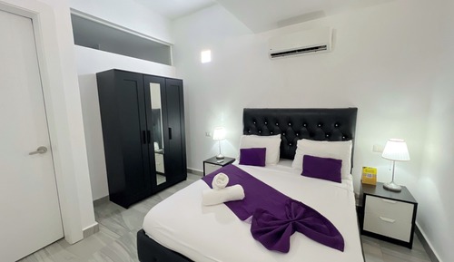 Deluxe Suite, City View