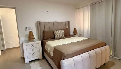 Condo, 2 Bedrooms, Balcony