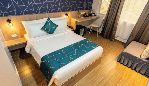 Premier Room, Pool View