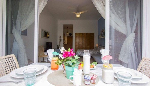 Cosy Studio with private beach