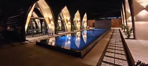 King Room with Pool View