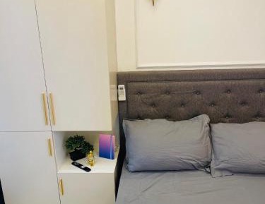 One-Bedroom Apartment with Balcony