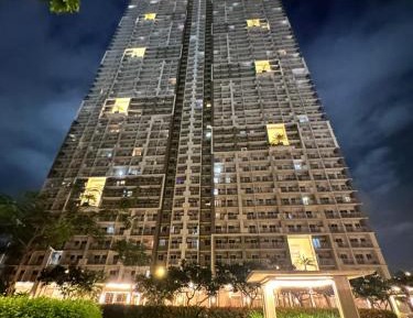 Apartment with City View