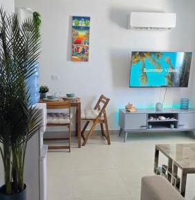 One-Bedroom Apartment - Sea Side