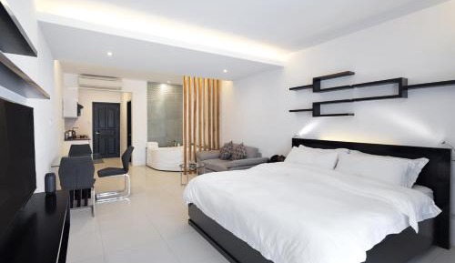 Amihan Pool Suite