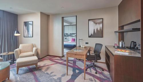 One-Bedroom King Suite