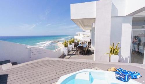 Three-Bedroom Luxury Apartment