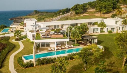 Oceanfront 6-bedroom villa with pool