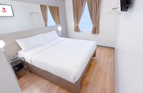 Paranaque Hotel | Red Planet Manila Aseana City