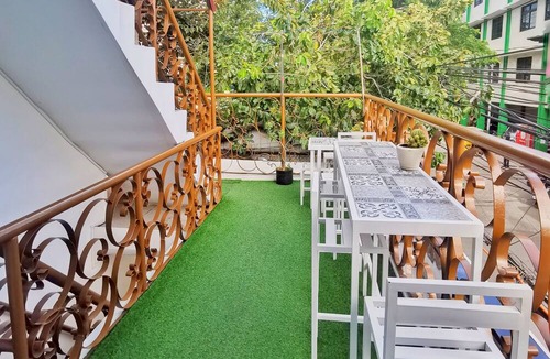 San Dionisio Hotel | NomadsMNL Hostel