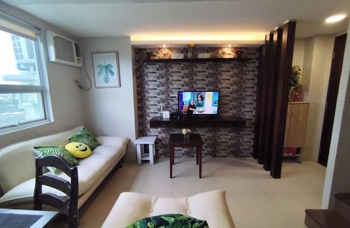 Valencia Hotel | Gilmore Tower Suites By SMS Hospitality
