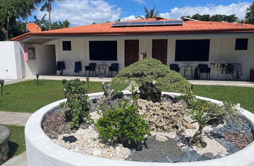 Basdiot Hotel | Parrot Resort Moalboal