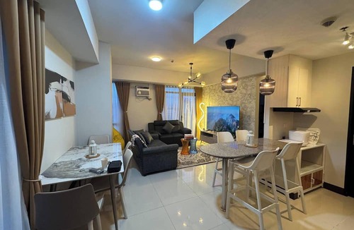 Socorro Condo | Modern 2-bedroom Condo in Vibrant Araneta City, QC