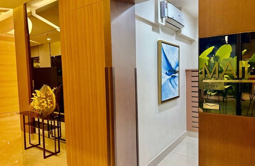 Don Bosco Condo | Steps to SM Bicutan w/Balcony/Near Airport/D+/FLX/Karaoke/Wifi