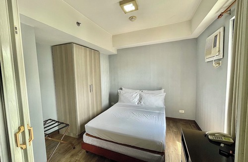 Urdaneta Hotel | CEO Flats