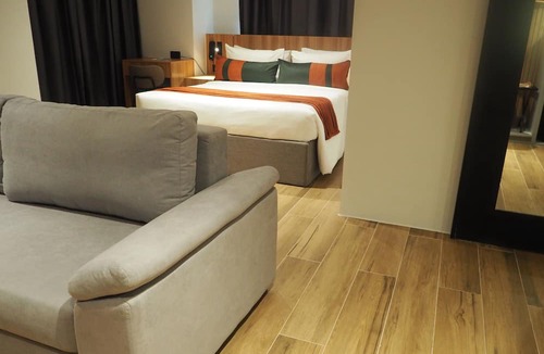 Pembo Hotel | Novel Hotel Manila