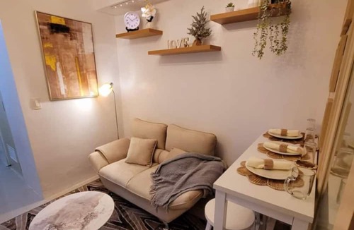 Valenzuela Condo | Lynzstaycation Makati