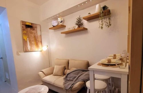 Valenzuela Condo | Lynzstaycation Makati