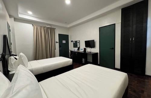 Bais City Hotel | La Planta Hotel and Restaurant