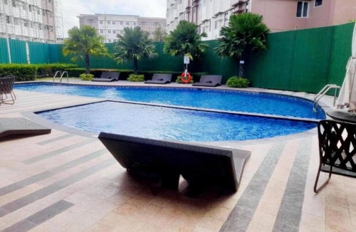 Marilao Apartment | Poolside Apartment - Sleeps 4, Ac & Hot Shower