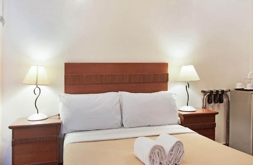 Pio del Pilar Hotel | Townhouse OAK Metro Manila Near Osmena Highway PNR Pasay formerly Avitel Hotel