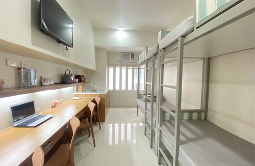 Sampaloc Hotel | UHome Lacson
