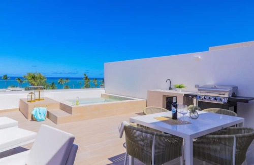 El Cortecito Apartment | Elegant and Spacious Penthouse With Ocean View