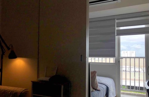Las Pinas Condo | Cozy 1 bedroom by the mall with Netflix