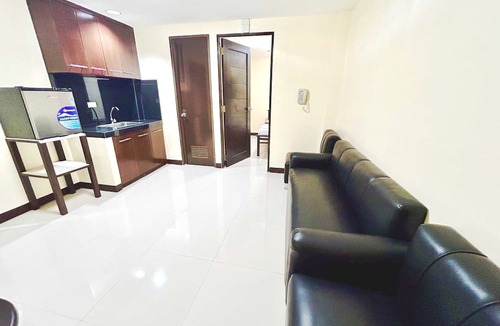 Paranaque Hotel | OYO 1045 Rayjan Apartelle