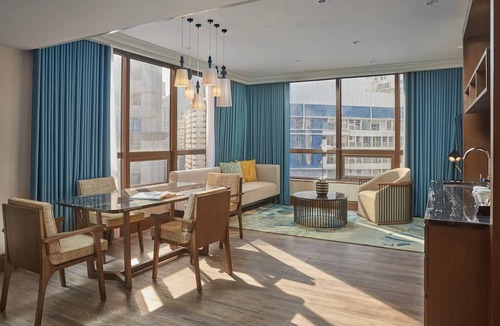 Ortigas Center Hotel | Holiday Inn & Suites Manila Galleria by IHG