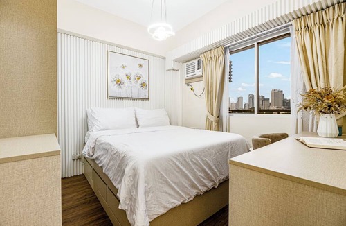Pasig Condo | 2-bedroom Unit in Pasig, 10mins to BGC, Free Parking | Haven at the 14th