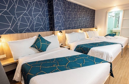 Moalboal Hotel | Kuadro Hotel & Suites