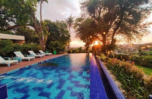 Taal Hotel | Paradores Del Castillo