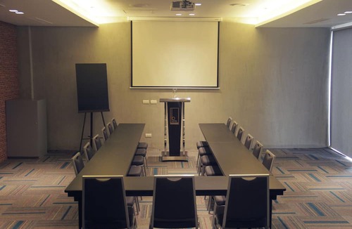 Diliman Hotel | B Hotel Quezon City