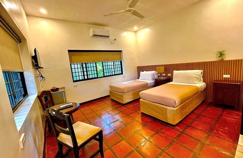 Urdaneta City Hotel | Lisland Rainforest Resort