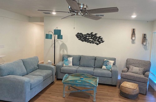 Kingsland House | Waterfront 5/3 roomy home, constant level Lake LBJ, jet ski ramp & covered porch