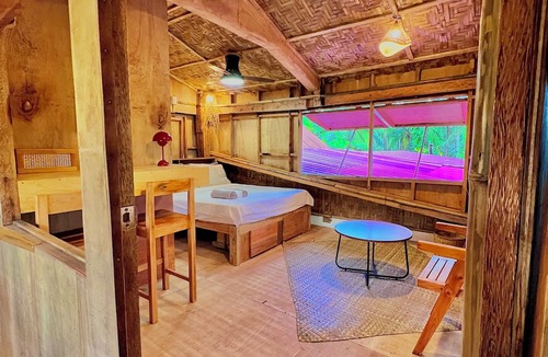 General Luna Cottage | Charming 1-Bedroom Cottage with Private Beach Access, Ocean 9, Queen Bed AC Wifi