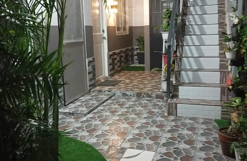 Marikina House | Parayno's transient Room in Marikina 2, Free NETFLIX/Centrally Located Place.