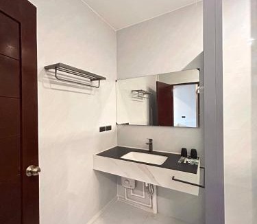 Basdiot Hotel | Moalboal Peninsula Resort and Hotel