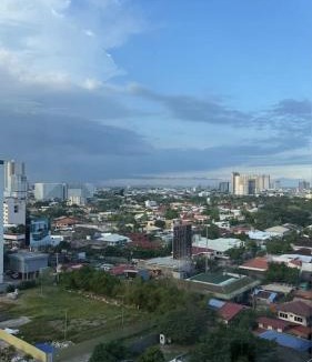 Cebu Apartment | Heart of Cebu IT Park Cozy Condo with Fast WiFi