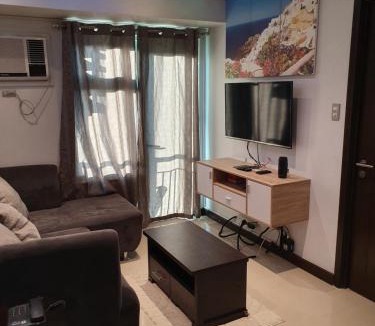 Valencia Apartment | Condo near Robinsons Mall Magnolia