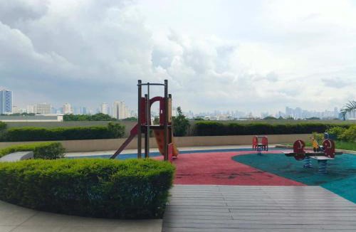 New Manila Apartment | 2 BR Fully Furnished Condo- near St Lukes