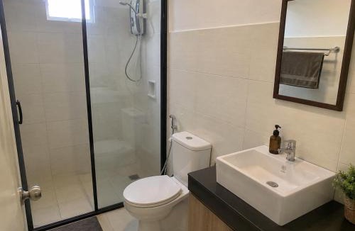Forbes Park House | Mang Homestay