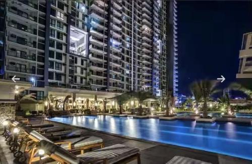 Highway Hills Apartment | New Scandi at Flair ST-2BR w Balcony, Pool, Parking