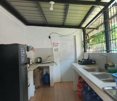 Iba House | Barrera Dael Calm Resort 26 mins to Bagsit River and Mt Tapulao