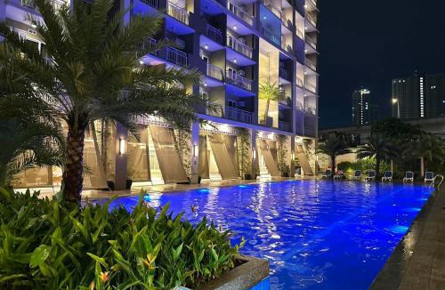 A. Bonifacio Apartment | The Celandine Residences with Cities Skylines View