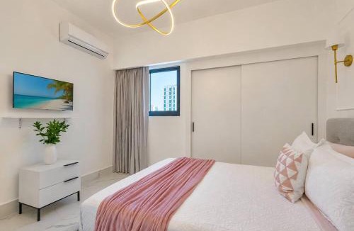 Evaristo Morales Apartment | 2Br Urbanoasis Downtownsd Poolgymbalcony