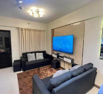 Santolan Apartment | Family Suite w/Centralized AC nr Ayala Mall Feliz