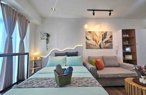 Highway Hills Apartment | Lil' Olive Spot at SOHO Central Condo in front of Edsa Shangri-la Mall
